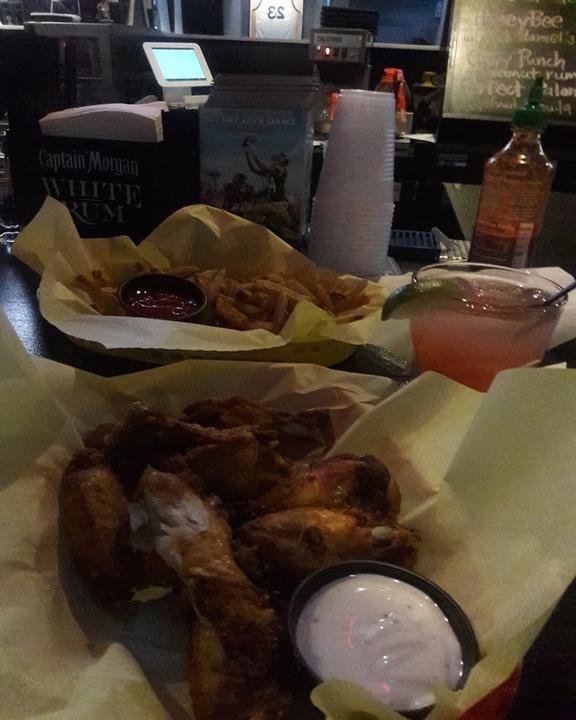 Halftime Sports Bar & Wings